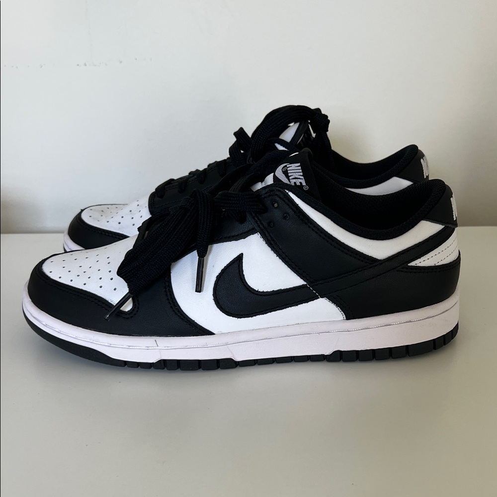 Nike Dunk Low W Size 8 Panda - Classic Black and White Low-Tops